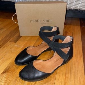 💜OFFERS💜 - Gentle Souls by Kenneth Cole sandals!